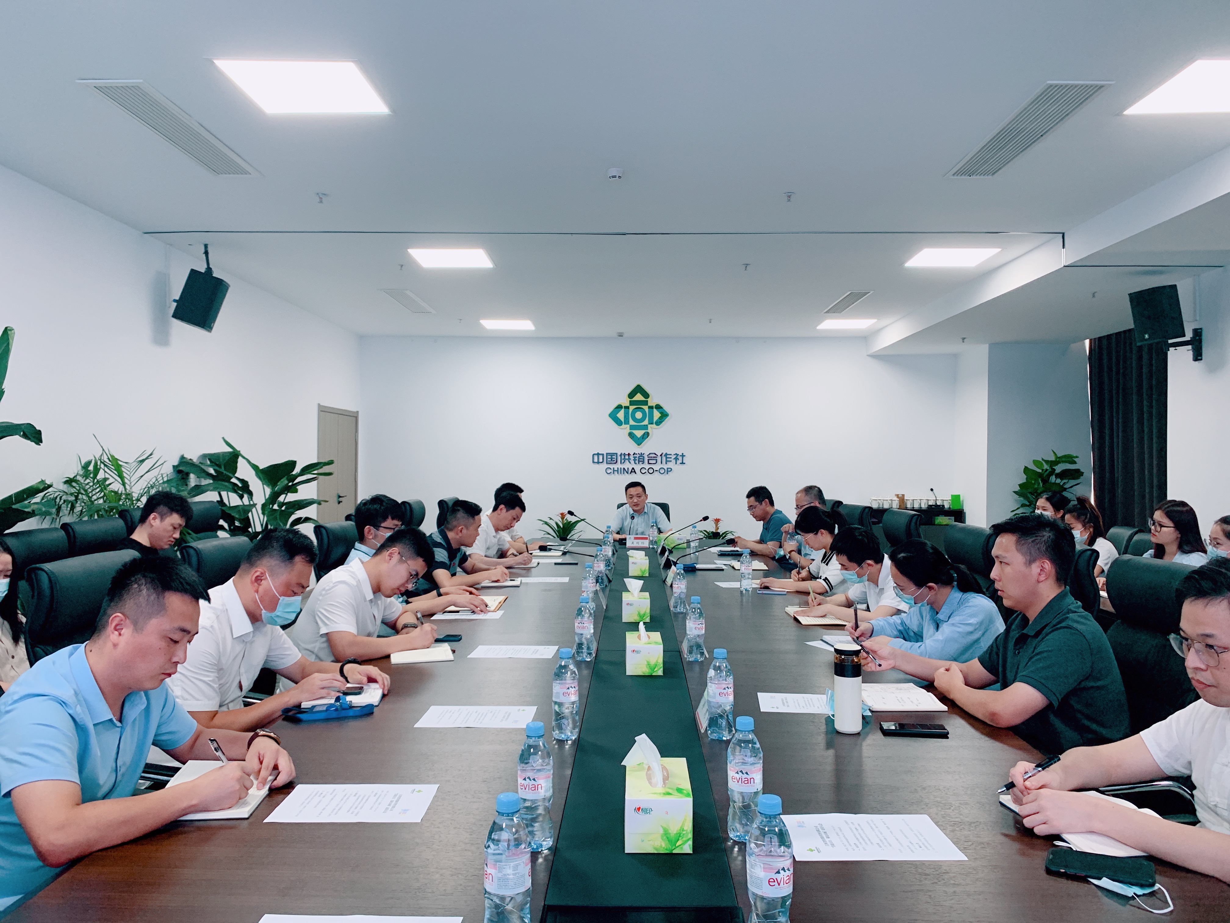 省供銷新零售公司召開“苦戰(zhàn)百日、強攻市場”動員大會