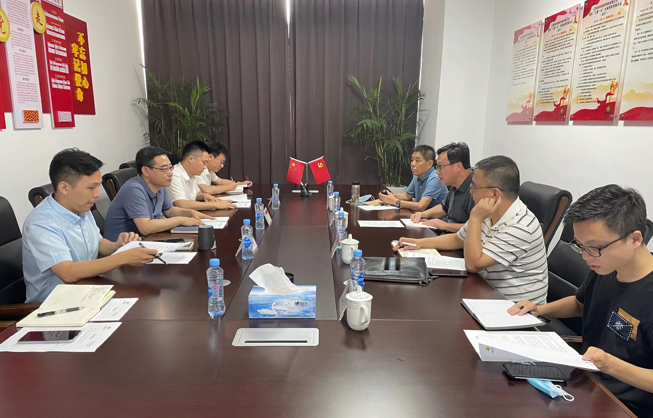 九江市供銷聯(lián)社黨組成員、副主任匡衛(wèi)東 一行蒞臨省供銷新零售公司考察調(diào)研