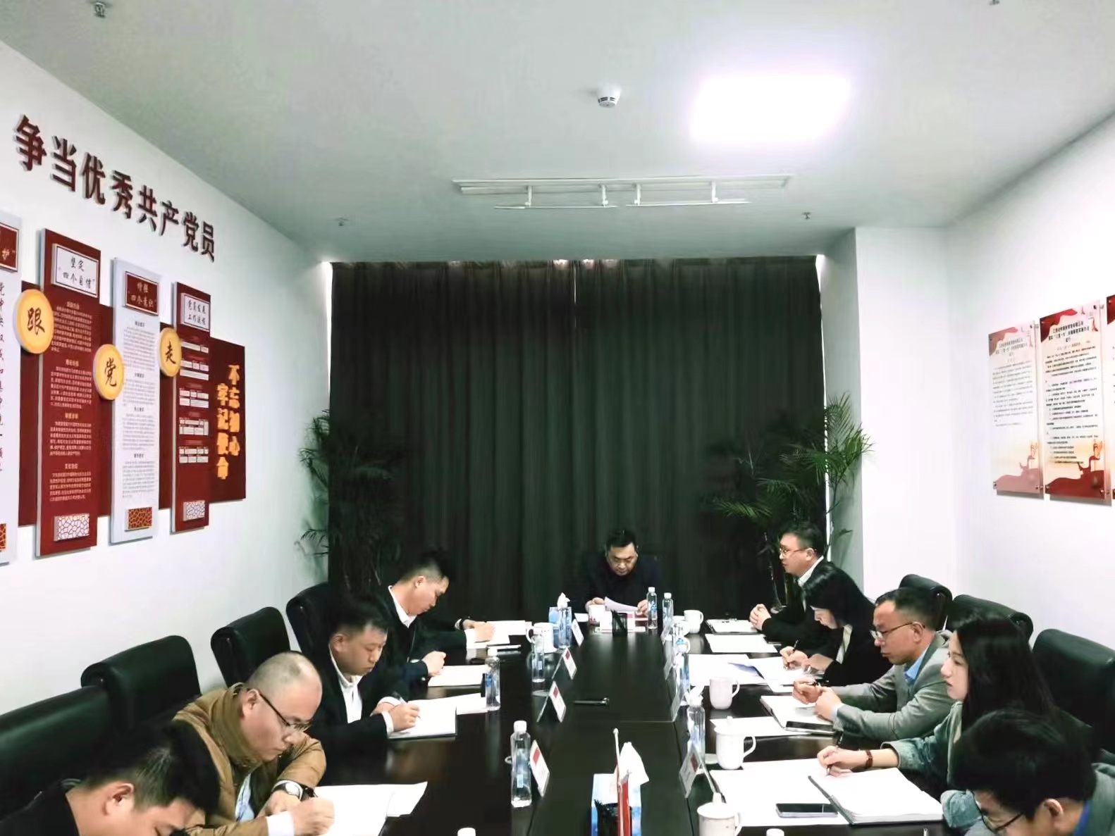 省供銷集團黨委書記、董事長陳立新一行到 省供銷新零售公司調(diào)研座談